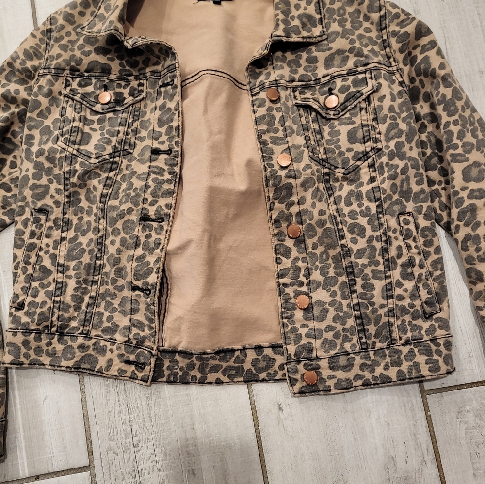 Leopard Jean Jacket Size Small